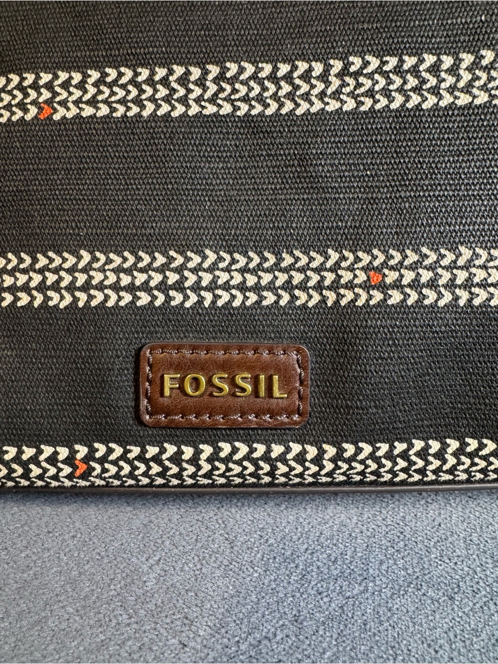 Fossil Jenna Tote Black White Heart Striped Large Zippered Tote Bag - Picture 2 of 13